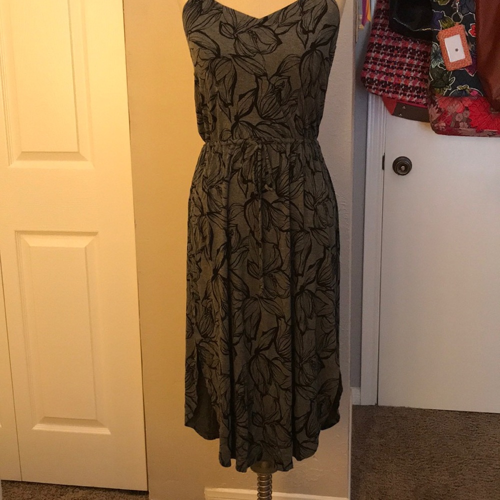 Floral print spaghetti strap LOFT dress